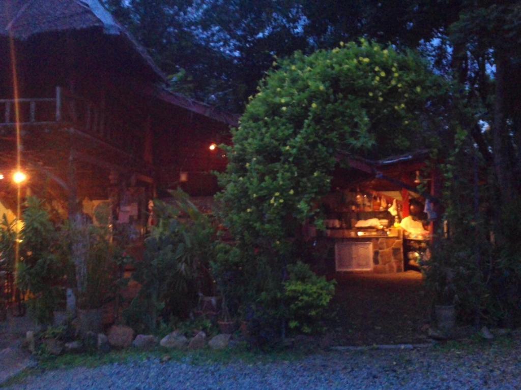 Ban Sabai Sabai Guest House Kanchanaburi Exteriér fotografie